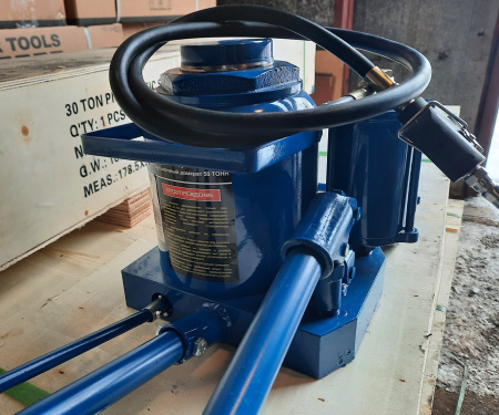 Домкрат пневмогидравлический подкатной 50т мод.1600-4