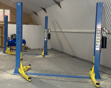 Подъемник двухстоечный T-4 (прямые лапы)